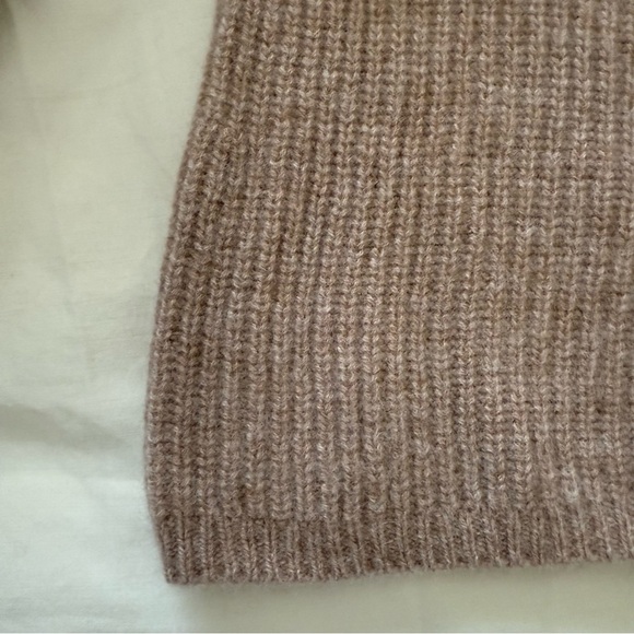 Quince Mongolian Cashmere Fisherman Crewneck Sweater, Oatmeal, size L - Picture 8 of 9